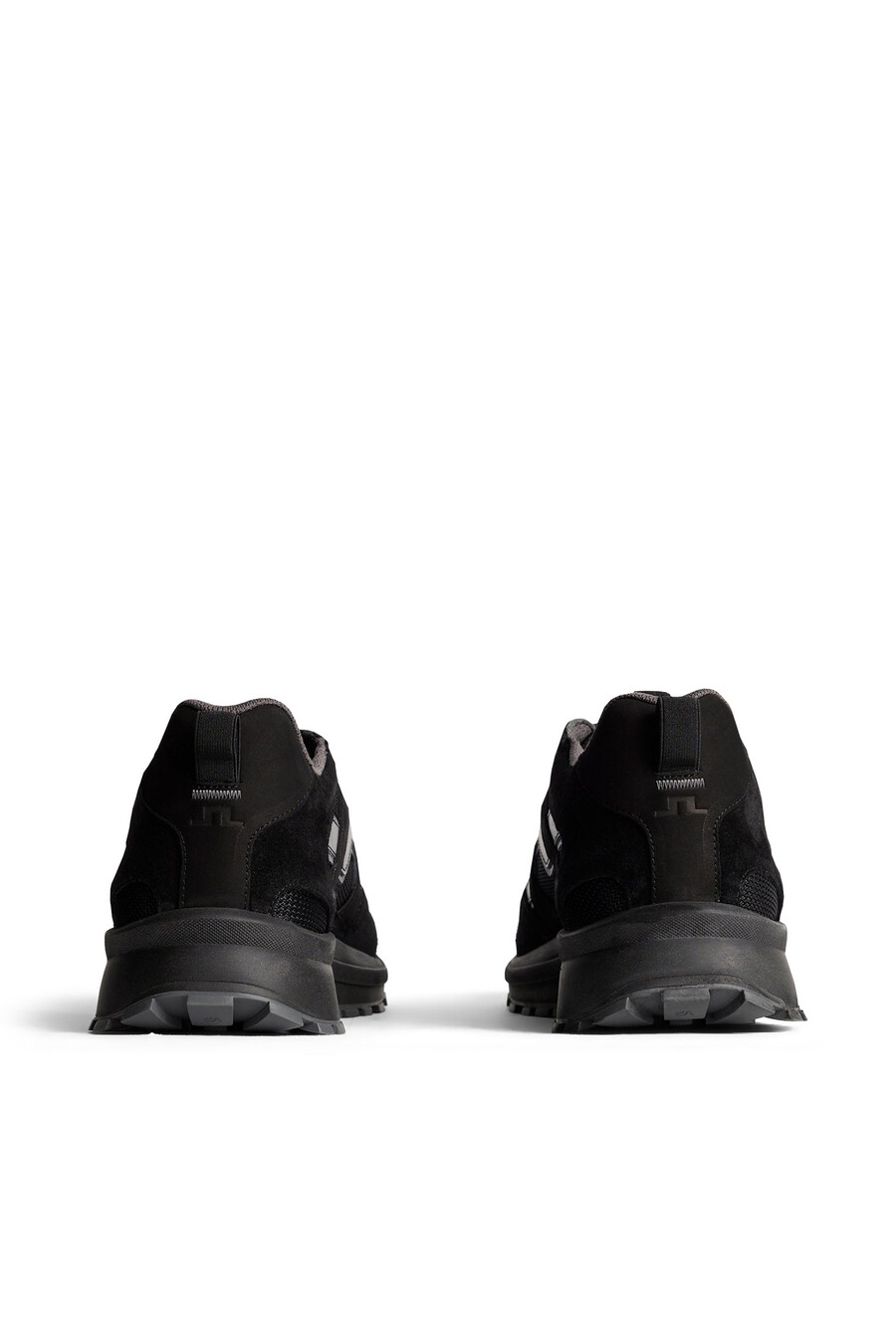 ares sport sneaker