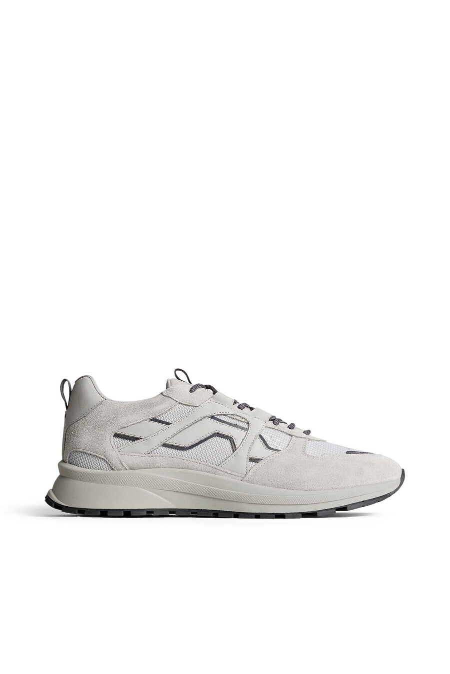 ares sport sneaker