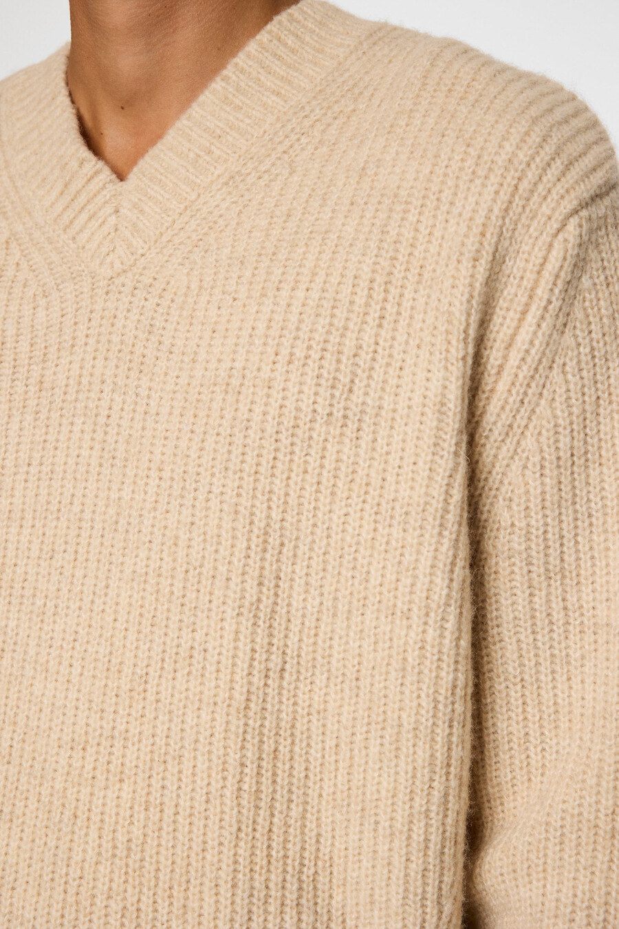 vitor v-neck heavy knit
