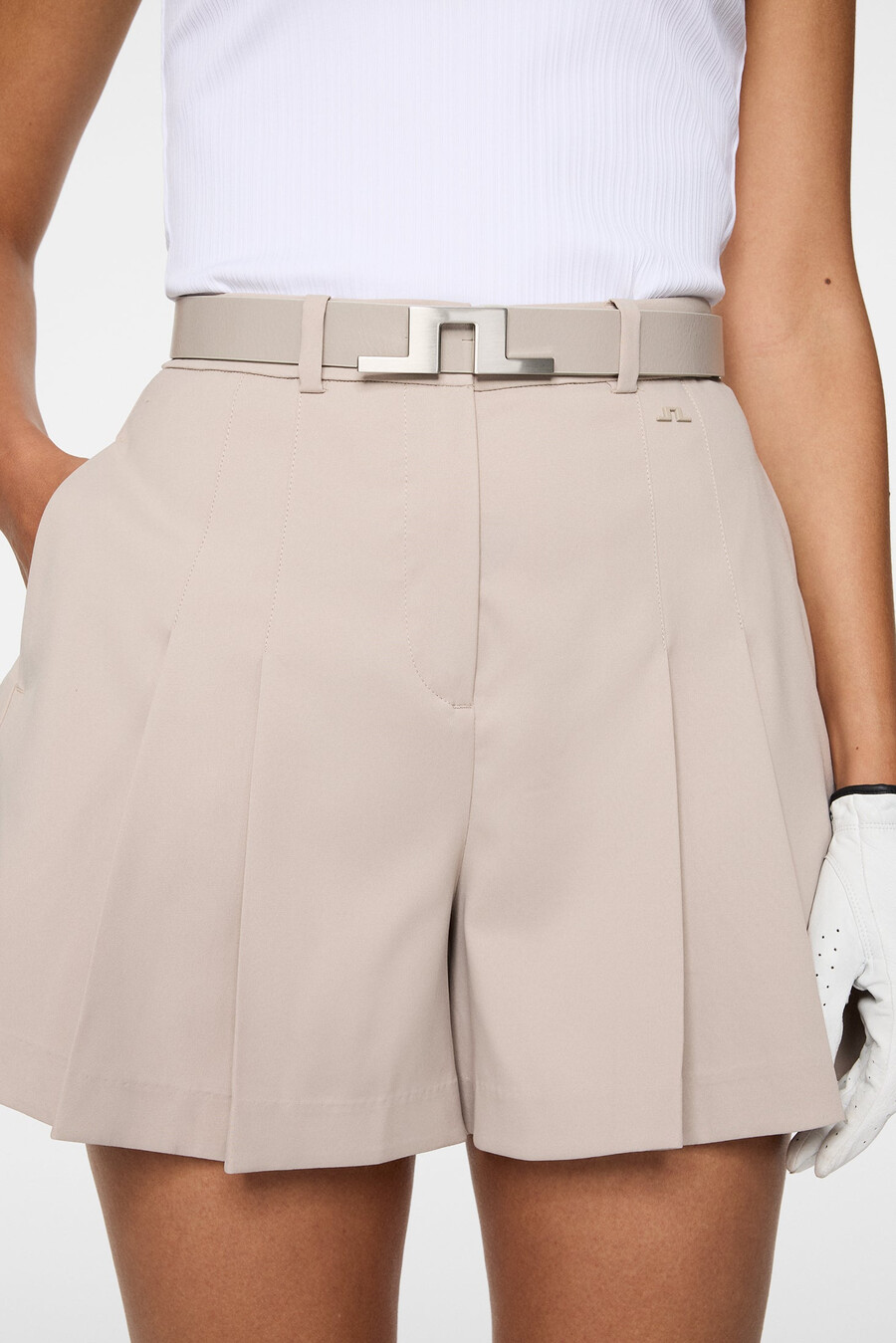 arella pleated shorts