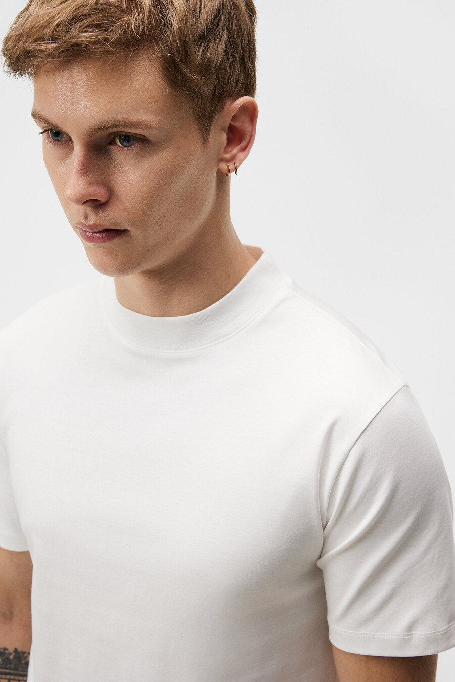 ace mock neck t-shirt