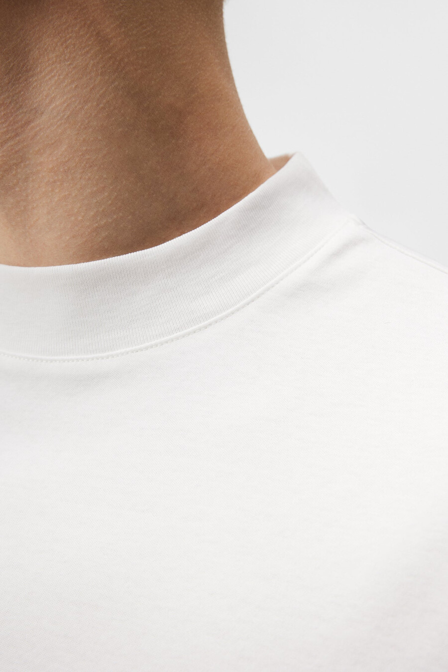 ace mock neck t-shirt