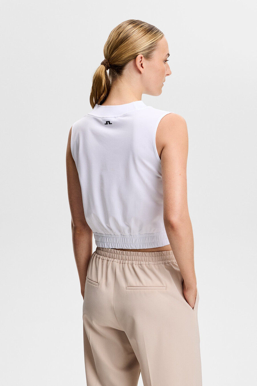liny sleeveless top