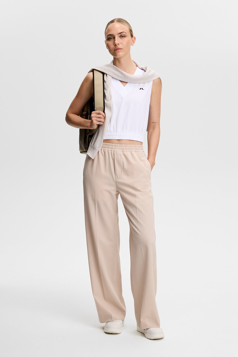 liny sleeveless top